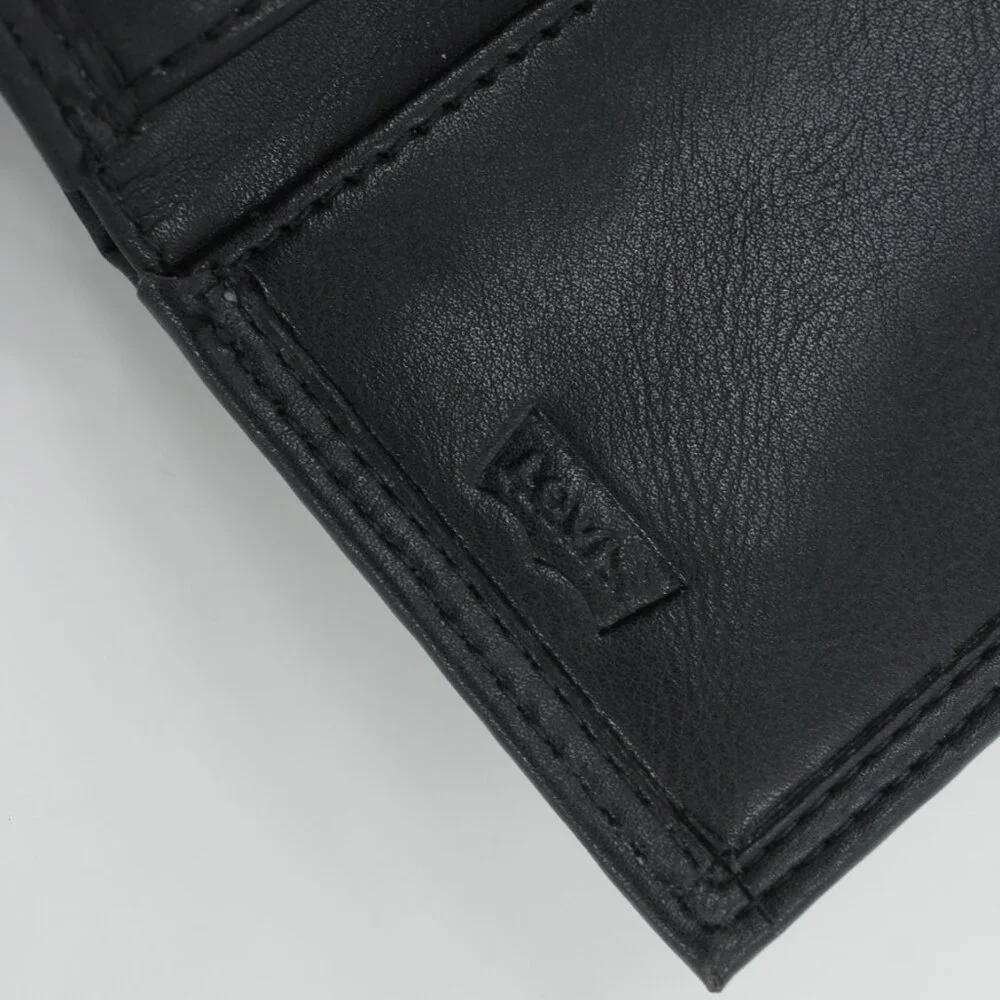 Levi’s Men's Black Leather RFID Extra Capacity Trifold Wallet - NWT‎